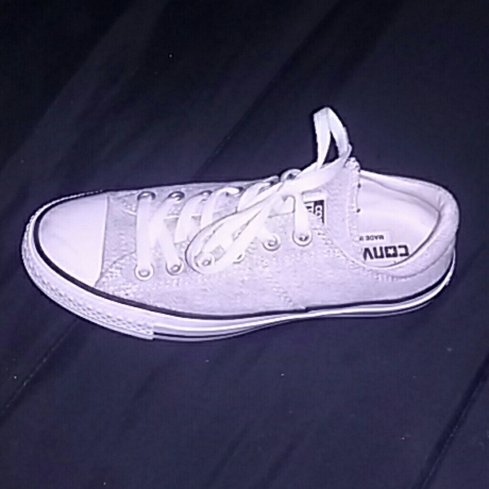 Like New Converse, Black & White, Sz 7-$25